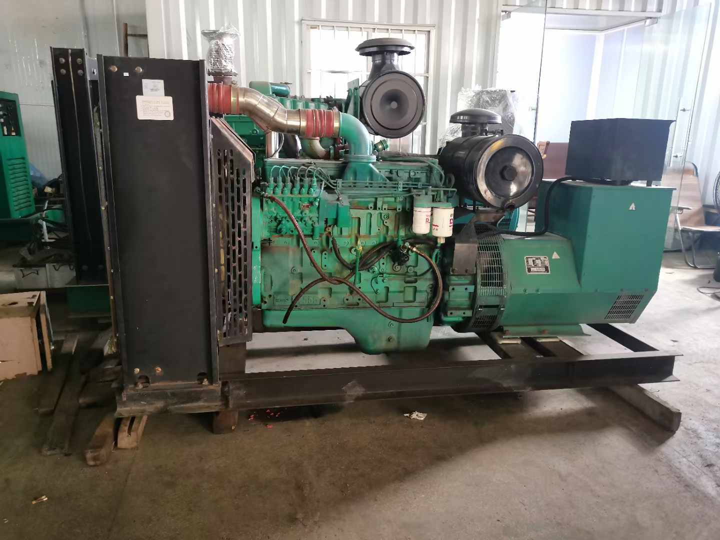 三都镇发电机租赁如何确定电缆的承载电流是否在安全范围内？