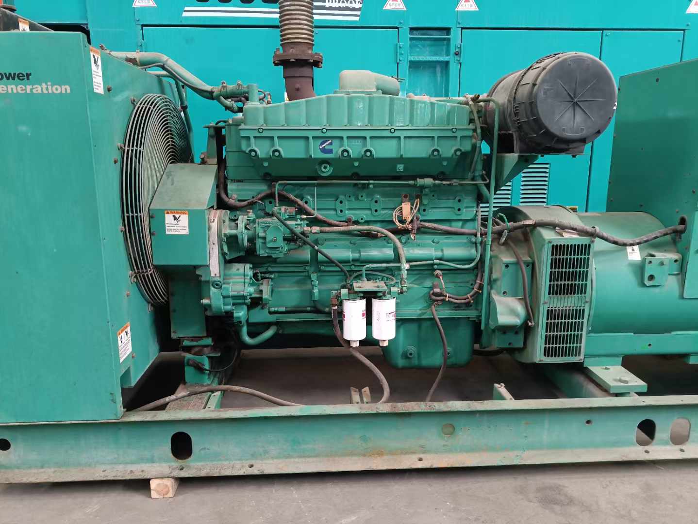 三都镇过载会对 600kW 柴油发电机组造成哪些损害？