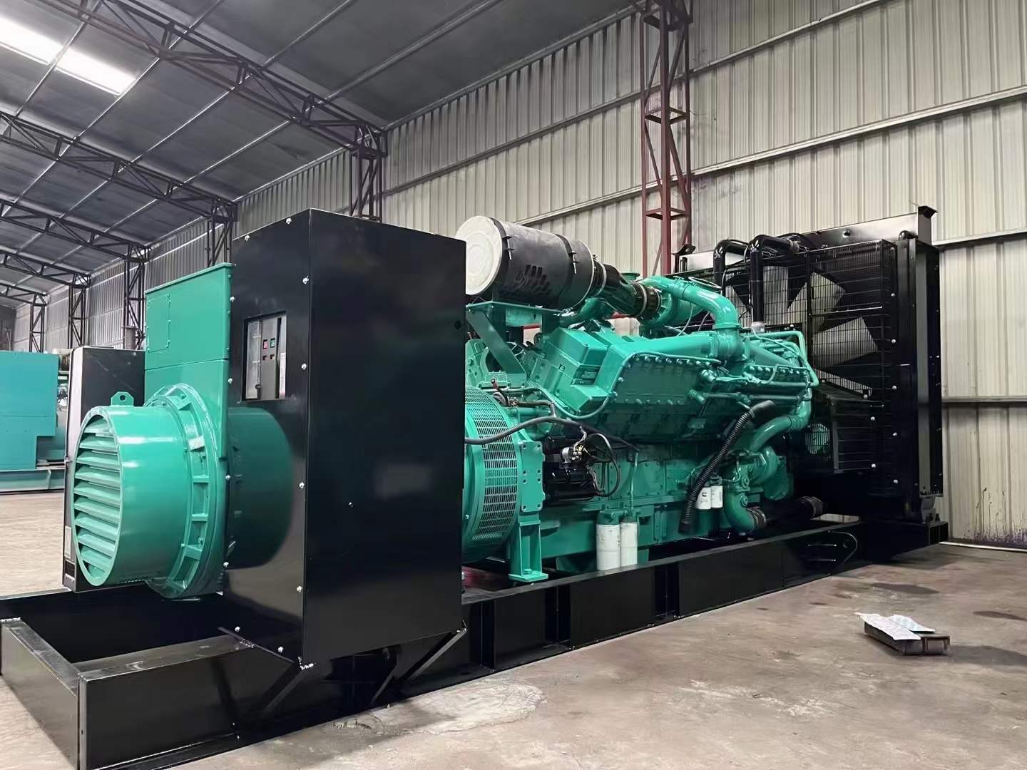 三都镇如何修正海拔高度对电缆载流量的影响？