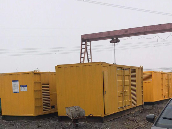 三都镇100kw柴油发电机组每小时油耗？