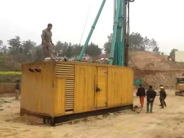 三都镇如何判断水冷式机油散热器密封件是否需要更换？