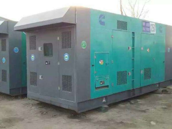 三都镇合同中关于工期延误的责任如何界定和处理？